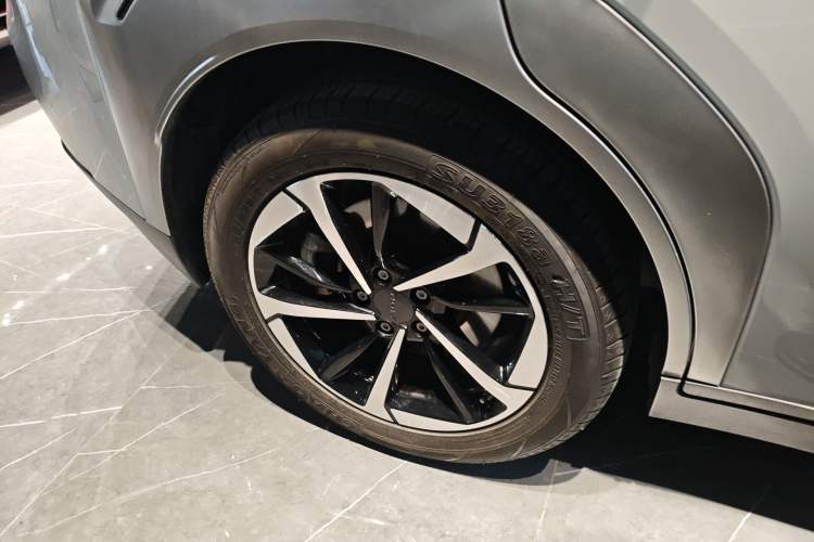 Used AION Y 2022 Plus 70 Smart Edition Right Rear Wheel Hub