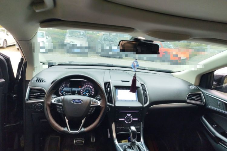 Used Ford Edge 2016 EcoBoost 245 Four-Wheel Drive Titanium 7-Seater Center Console