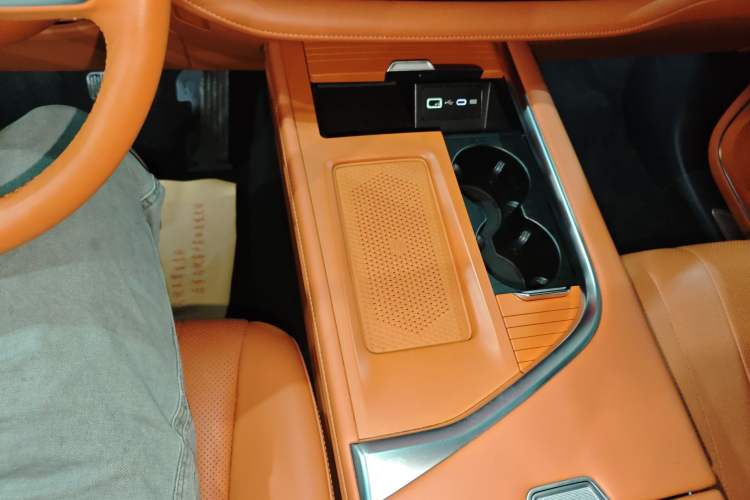 Used Wey Lanshan 2023 Four-Wheel Drive Ultra-Long Range Version Gear Lever