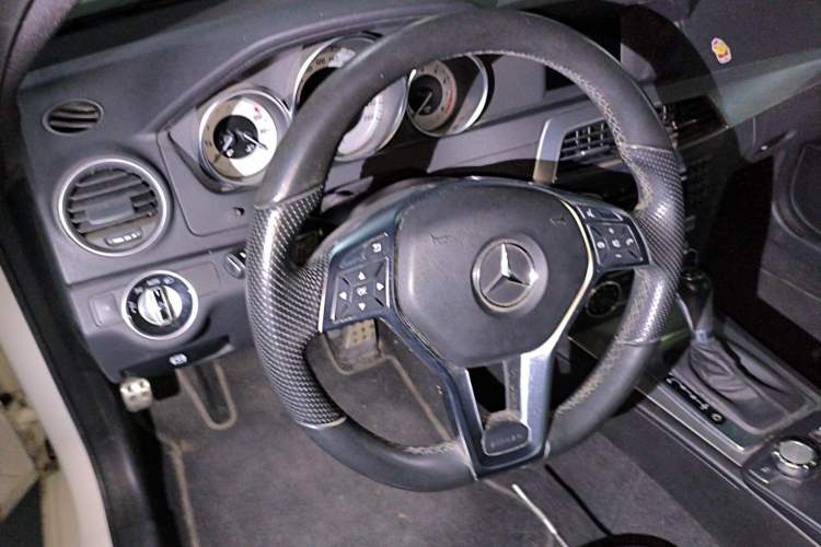 Used Mercedes-Benz C-Class 2013 C 180 Coupe Steering Wheel