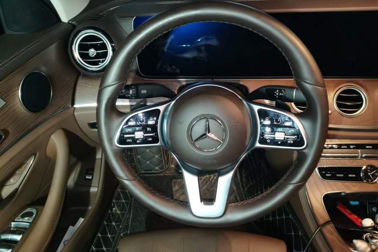 Used Mercedes-Benz E-Class 2019 E 260 L
