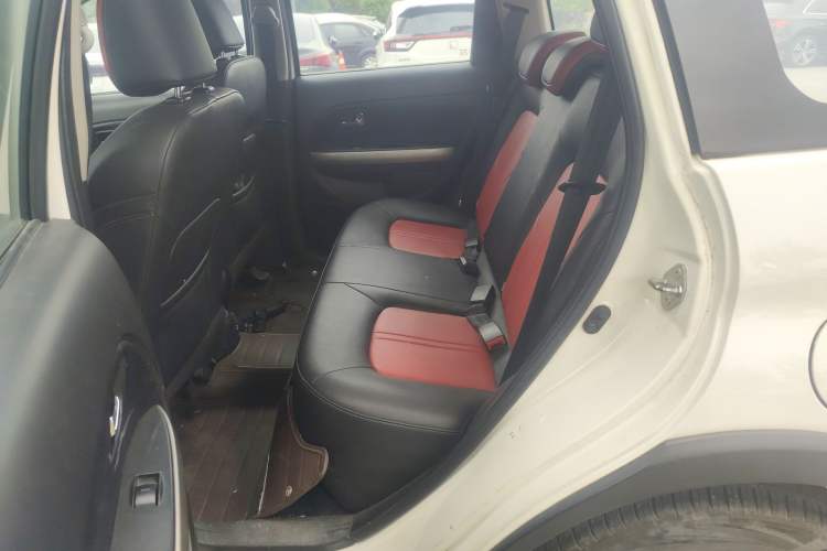 Used Haval H1 2017 Red-Label 1.5L AMT Luxury Model Interior 4