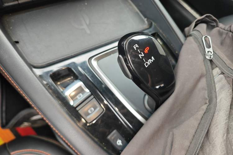 Used Haval F7 2021 2.0T All-Wheel Drive iJoy Gear Lever