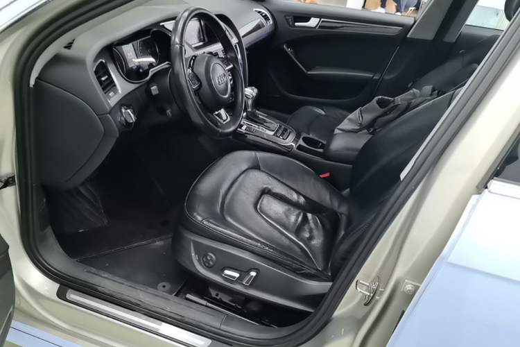 Used Audi A4L 2015 35 TFSI Automatic Comfort Model
