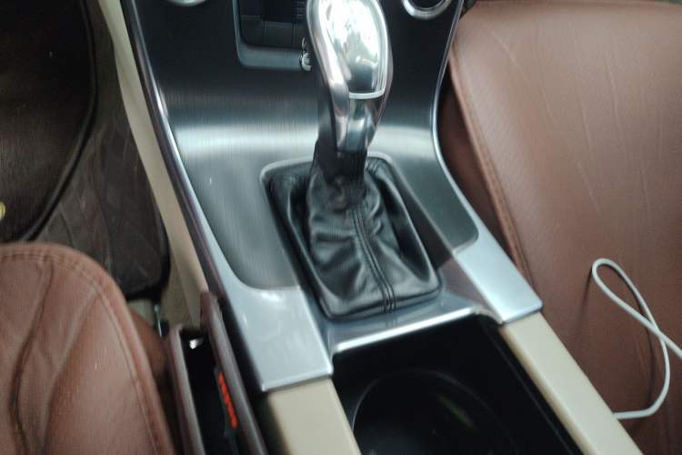 Used Volvo V60 2013 T5 Comfort Edition