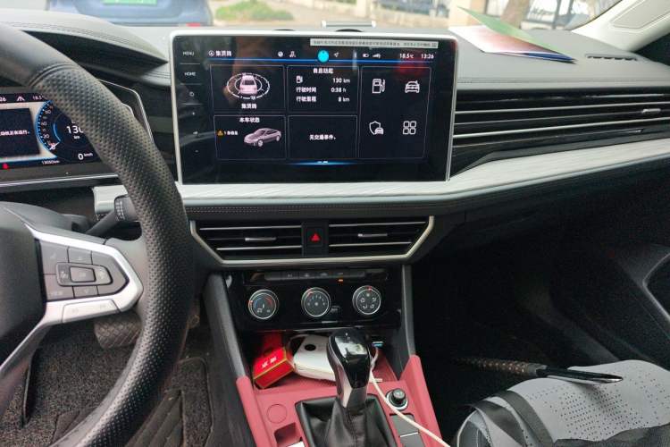 Used Volkswagen Sagitar 2025 Revised 300TSI DSG Excellence Edition Audio And AC Panel