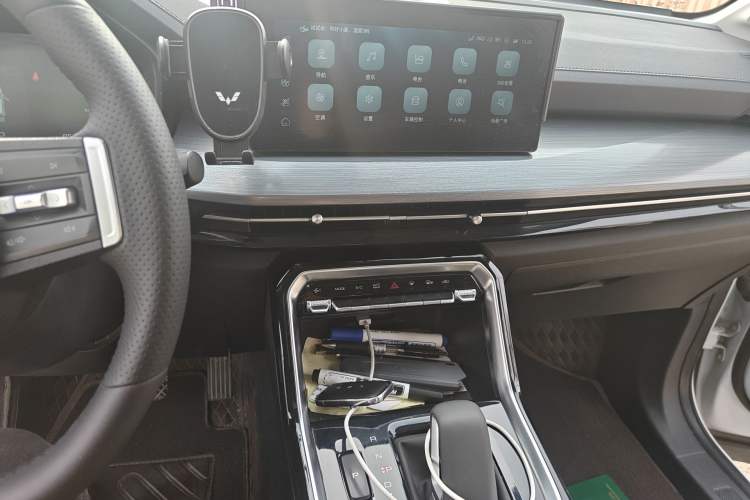 Used Wuling Asta 2022 2.0L DHT Electric-Speed Version Audio And AC Panel