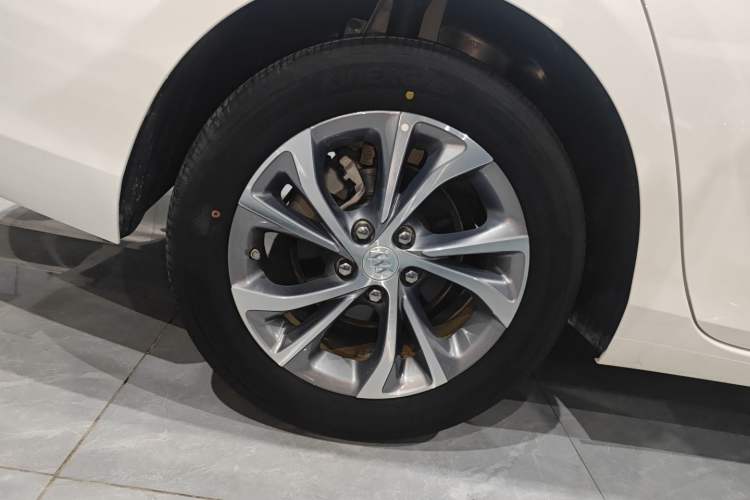 Used Buick Verano 2023 Pro Enjoyment Edition Right Rear Wheel Hub
