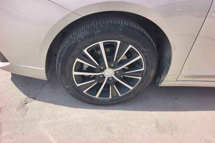 Used Roewe i5 2021 1.5L CVT Diamond Edition Left Front Wheel Hub