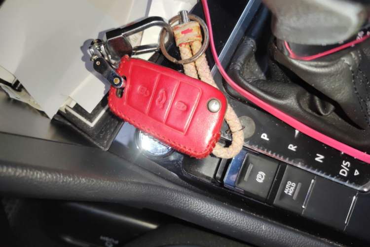 Used Volkswagen Tiguan L 2019 330TSI Automatic Two-Wheel Drive Smart Luxury Version China VI Standard Vehicle Key