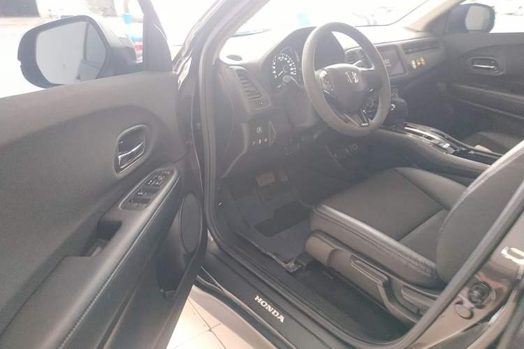 Used Honda Vezel 2020 1.5L CVT Pioneer Edition
