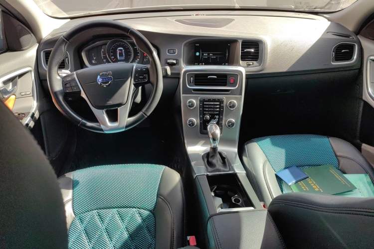 Used Volvo S60 2016 S60L T4 Zhiyuan Edition
