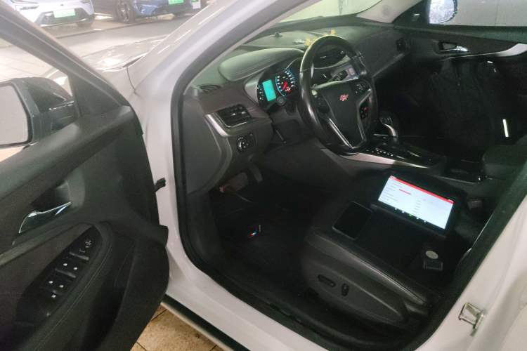 Used Chevrolet Malibu 2017 1.5T Automatic Luxury Edition Driver Seat