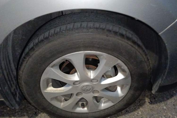 Used Venucia R50 2015 1.6L Automatic Luxury Edition
