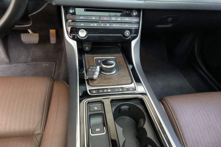 Used Jaguar XFL 2018 XFL 2.0T 250 PS Luxury Edition