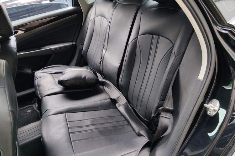 Used Volkswagen Passat 2019 280TSI Business Edition China VI Left Rear Seat