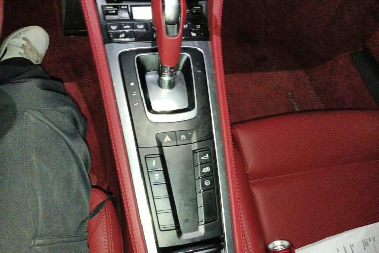 Used Porsche 718 2022 Cayman 2.0T
