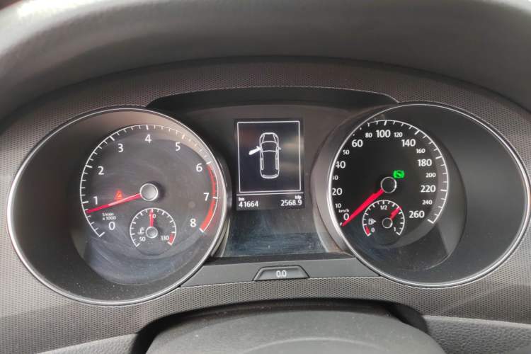 Used Volkswagen Golf Sportsvan 2018 230TSI Automatic Trend Edition Instrument Cluster