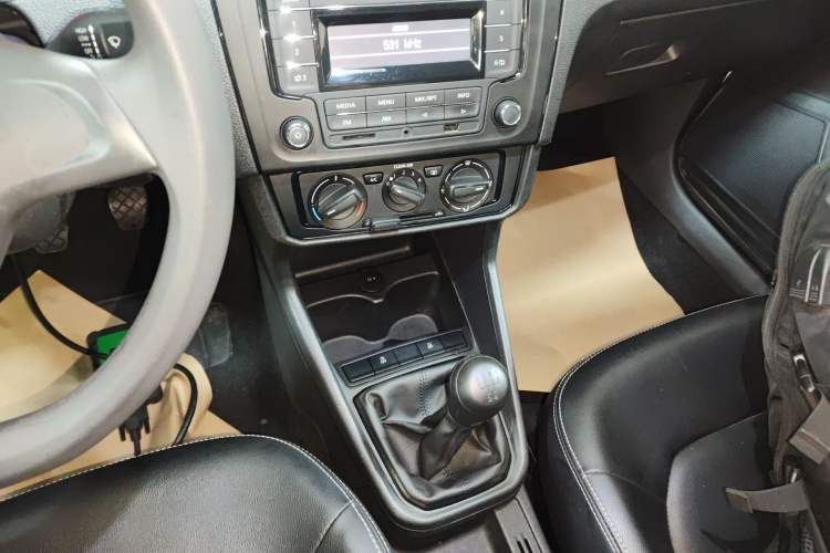 Used Volkswagen Santana 2021 1.5L Manual Fashion Edition Gear Lever