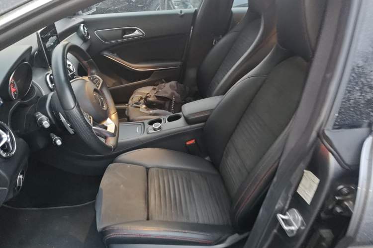 Used Mercedes-Benz CLA 2015 CLA 220 4MATIC
