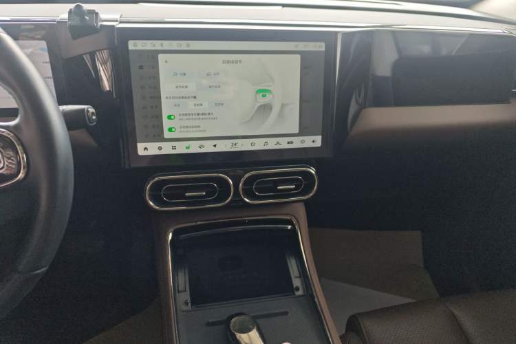 Used Leapmotor C11 2021 Zhixing Edition 510 Audio And AC Panel