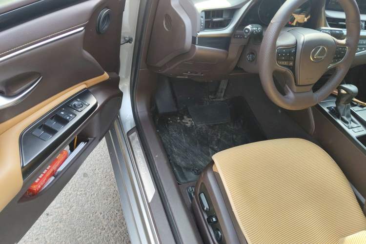 Used Lexus ES 2018 200 Excellence Edition China V Standard
