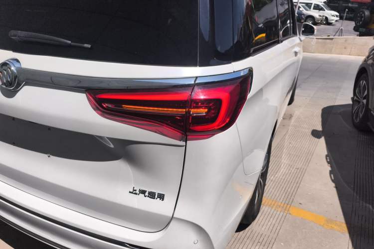 Used Buick GL8 2023 ES Lu Zun Deluxe Model Right Rear Taillight