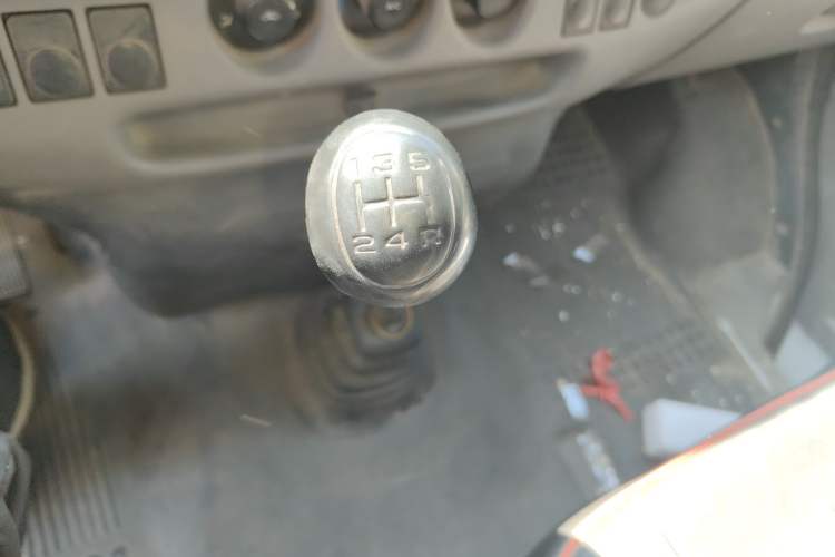 Used Ford Classic Transit 2013 2.8T Diesel Logistics Model with Short Wheelbase and Mid-Roof JX493ZLQ4