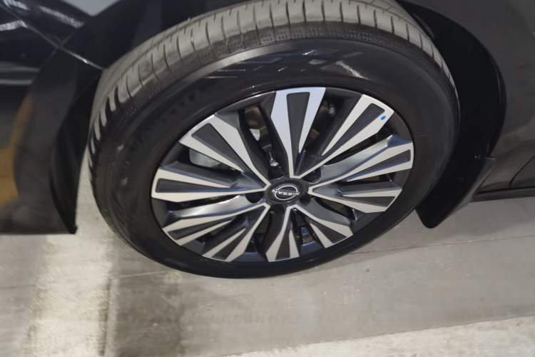 Used Nissan Teana 2024 2.0L SV Black Gold Edition
