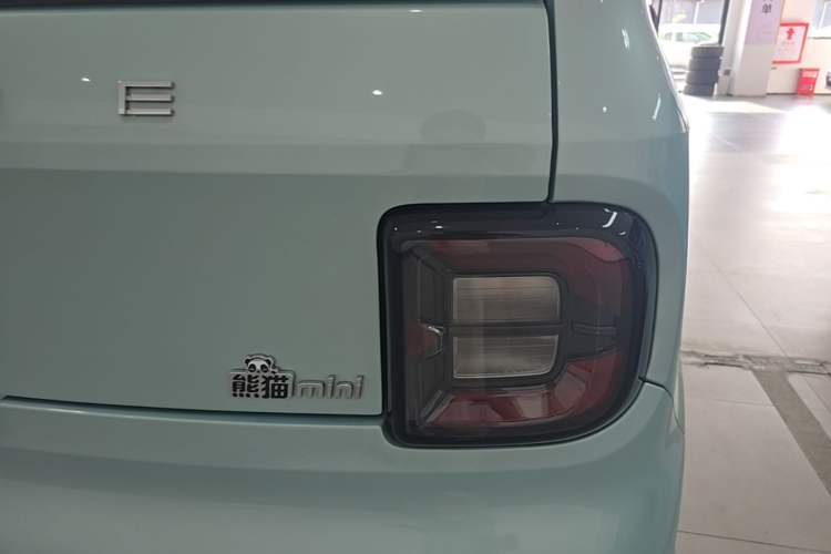 Used Geely Galaxy Panda 2023 Panda Mini New Year Edition Treasure Bear
