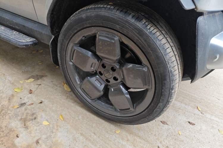 Used iCAR V23 2025 501 Four-Wheel Drive Intelligent Driving Version Right Front Wheel Hub