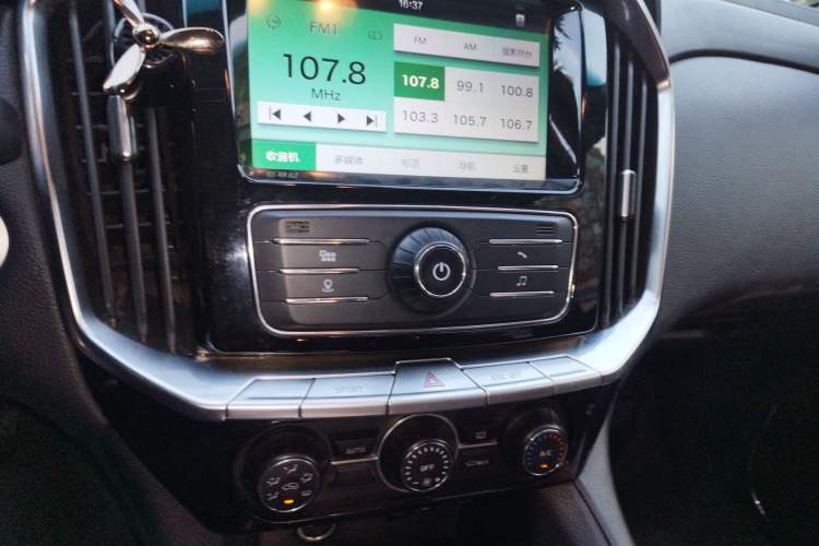 Used JMC Yusheng S350 2016 2.0T Automatic All-Wheel Drive Gasoline Ultra-Luxury 5-Seater
