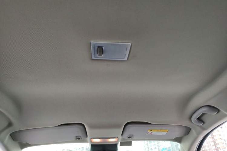 Used Chevrolet Trax 2014 1.4T Manual Two-Wheel Drive Comfort Model Headliner