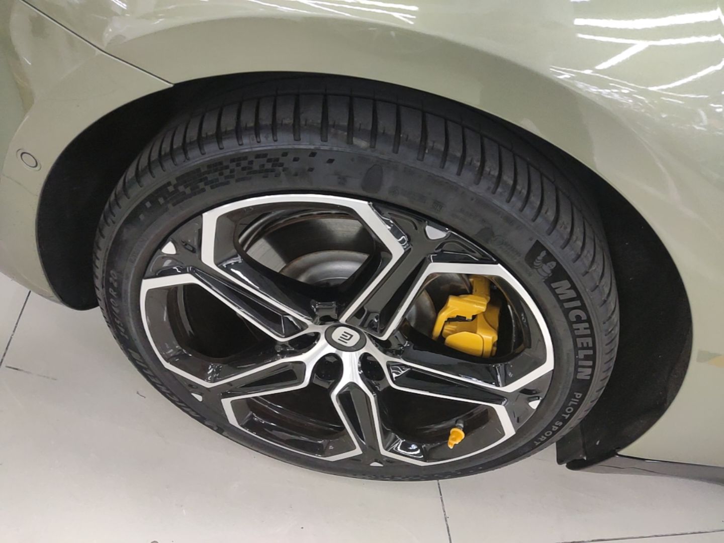 Xiaomi Auto SU7 2024 Rear-Drive Long-Range Intelligent Driving Version — снимка 11