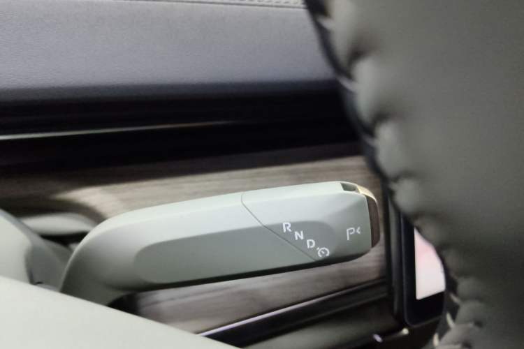 Used CHANGAN NEVO A07 2023 Range-Extended 200 Pro Gear Lever