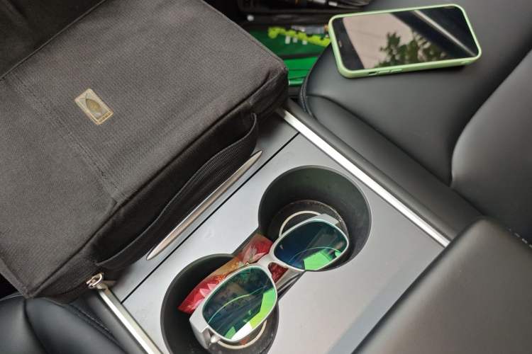 Used Tesla Model Y 2021 Standard Range Rear-Wheel Drive Version Vehicle Key