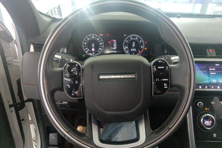 Used Land Rover Discovery Sport 2021 249 PS R-Dynamic SE Performance Tech Edition 5 Seats Steering Wheel