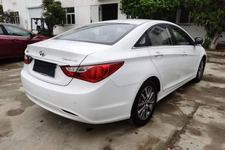 Used Hyundai Sonata 2015 Classic 2.0L Automatic Leading Edition Rear Right 45 Deg