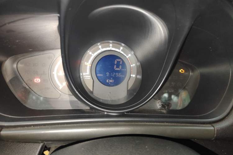 Used Lifan Auto X60 2013 1.8L Manual Champion Edition Odometer Close Up