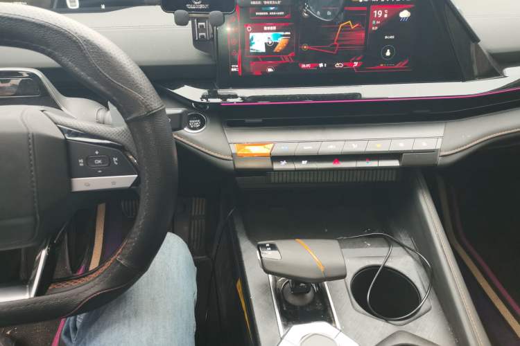 Used CHANGAN UNI-V 2023 1.5T Prestige Model
