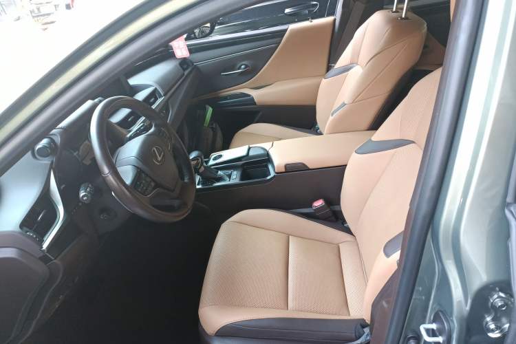 Used Lexus ES 2020 200 Excellence Edition
