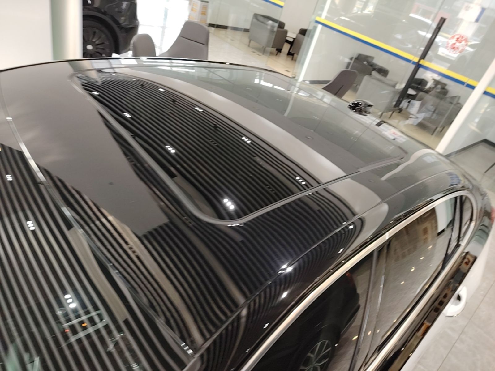 Hongqi H5 2025 2.0T Automatic Flag Edition – 500 000 Units Commemorative Version — снимка 7