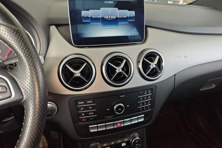 Used Mercedes-Benz B-Class 2019 B 200 Fashion Model Audio And AC Panel