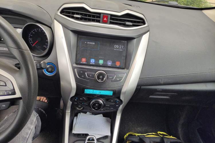 Used BYD Yuan New Energy 2018 EV360 Smart Connect Cool Edition Audio And AC Panel