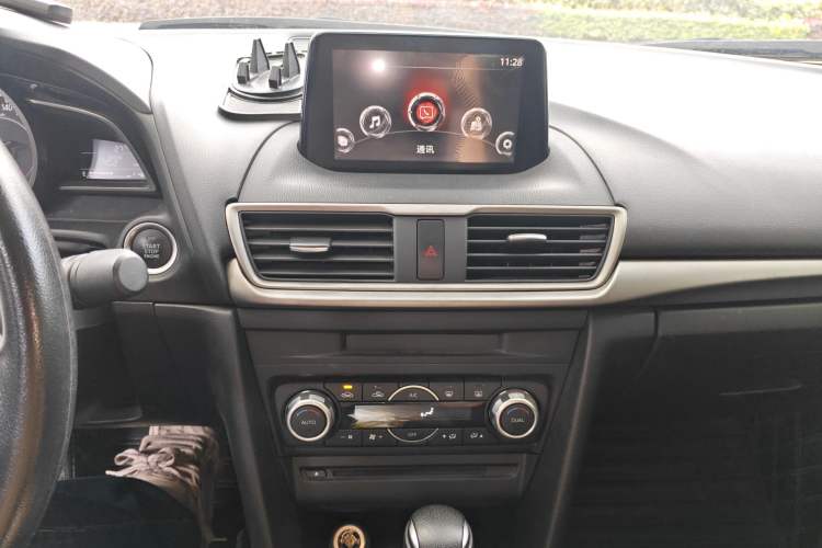 Used Mazda 3 Axela 2017 Sedan 1.5L Automatic Luxury Model Emission Standard China V Audio And AC Panel