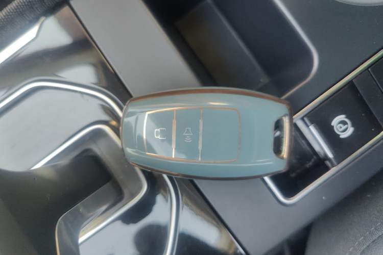 Used Haval H2 2018 Chuanxiang Edition Red Badge 1.5T Dual-Clutch Two-Wheel Drive Fashionable Model
