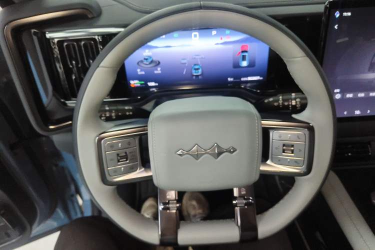 Used Formula Leopard Leopard 5 2023 Navigator Edition