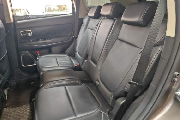 Used Mitsubishi Outlander 2020 2.0L Two-Wheel Drive Enjoyment Version 5 Seats