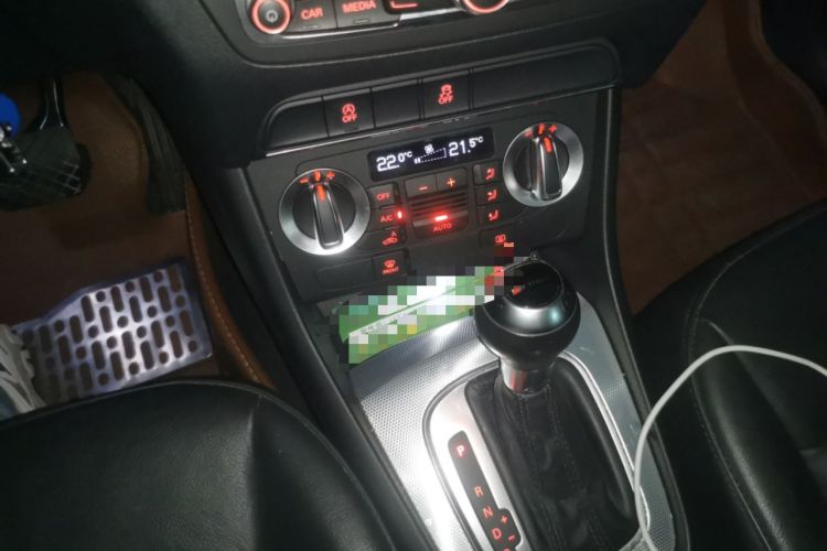 Used Audi Q3 2015 30 TFSI Comfort Model Gear Lever