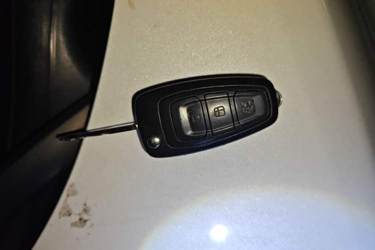 Used Ford Kuga 2013 1.6L GTDi Two-Wheel-Drive Trend Model Vehicle Key